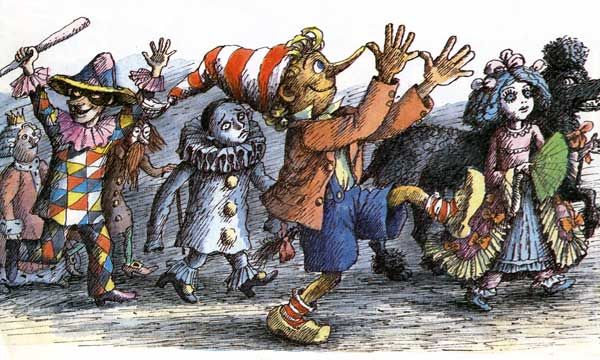 Деревянный человечек в полосатом колпаке